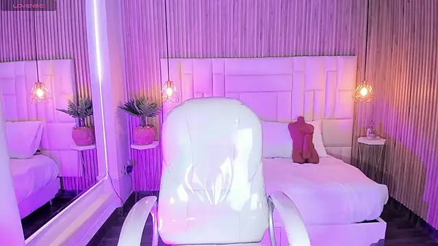 DulceGreem online show from December 19, 2025, 11:34 am