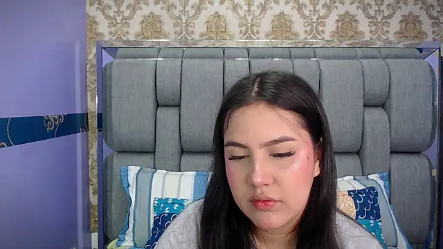 Snapshot of ValentinaMillers_ chatting on October 1, 2025, 9:47 am ValentinaMillers online show from October 1, 2025, 9:47 am