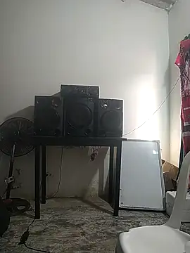 giannis090 online show from September 14, 2025, 8:42 pm