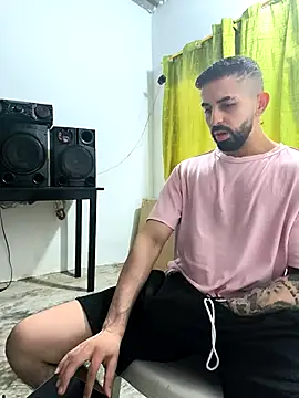 giannis090 online show from November 28, 2025, 8:31 pm