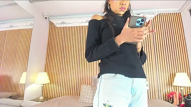 keeyla stone online show from October 3, 2025, 7:59 pm