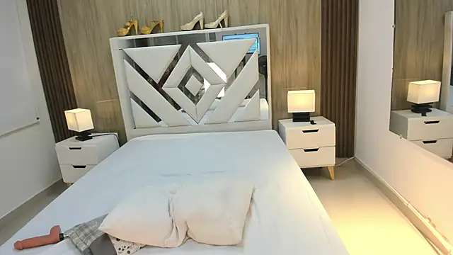 VanessaHard as online show from May 1, 2026, 8:25 pm