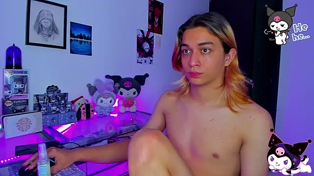 KeitaMoon online show from December 5, 2025, 3:43 pm