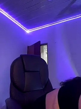 Nicky-222 online show from November 6, 2025, 2:04 am