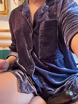 DahliaVonLure online show from February 13, 2026, 12:32 am