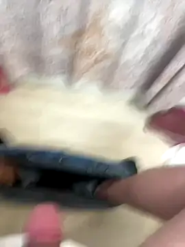 Snapshot of KingRonni chatting on October 12, 2025, 8:43 pm KingRonni online show from October 12, 2025, 8:43 pm