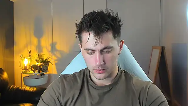 Oscar Miller  online show from October 18, 2025, 9:39 pm