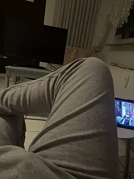 Snapshot of geilheit12 chatting on February 25, 2026, 10:42 pm geilheit12 online show from February 25, 2026, 10:42 pm