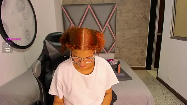 chubby sexy  online show from September 14, 2025, 12:49 pm