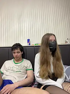 lovburger online show from June 3, 2026, 9:41 pm