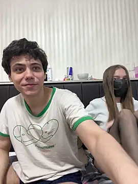 lovburger online show from June 17, 2026, 3:44 pm