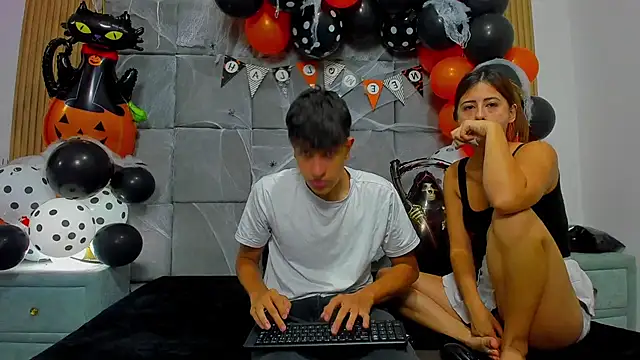 ChanellandMax online show from October 30, 2025, 1:09 pm