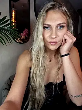 Melody1600 online show from September 30, 2025, 7:20 pm