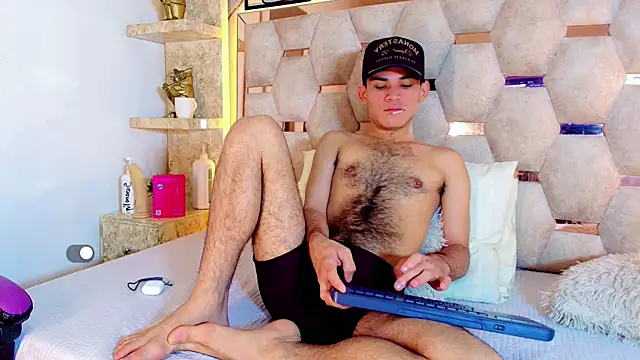 Snapshot of alessandro_musk chatting on May 25, 2026, 10:30 pm alessandro musk online show from May 25, 2026, 10:30 pm