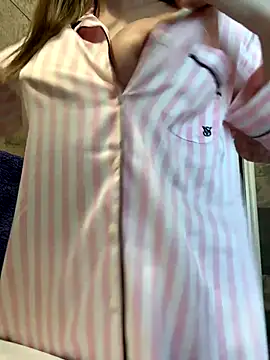 KaseyQuinn  online show from November 26, 2025, 9:31 am