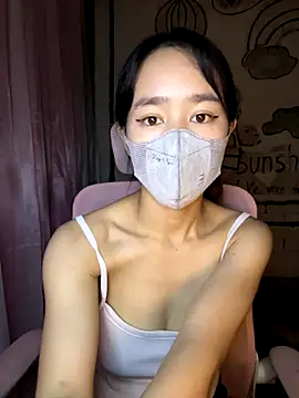 TiNa 04 online show from October 13, 2025, 9:55 am