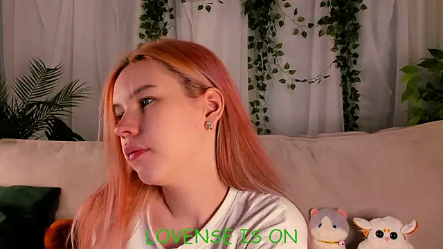 ElizSpieth online show from October 10, 2025, 2:01 am