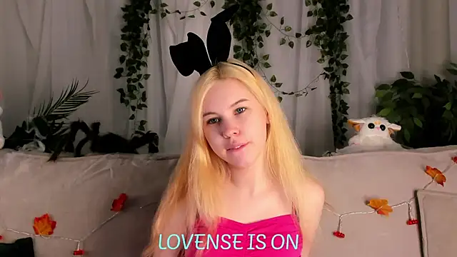 ElizSpieth online show from October 21, 2025, 1:27 am