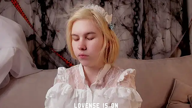 ElizSpieth online show from November 6, 2025, 1:31 am