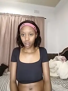 LonelyQueenxx25 online show from September 29, 2025, 4:34 pm