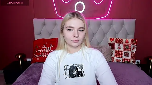 RuthBryant online show from December 1, 2025, 12:33 am