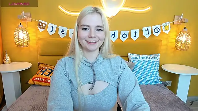 RuthBryant online show from September 28, 2025, 1:18 pm