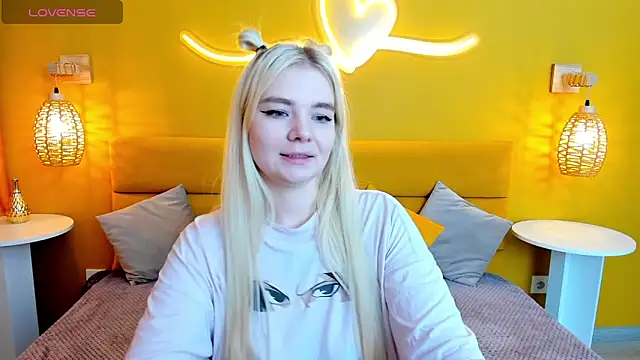 RuthBryant online show from October 11, 2025, 1:17 am