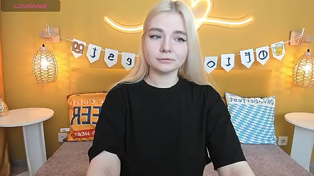 RuthBryant online show from September 26, 2025, 1:34 am