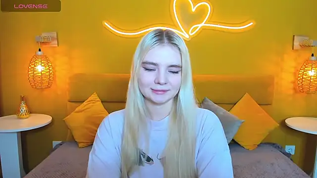 RuthBryant online show from November 15, 2025, 12:36 am