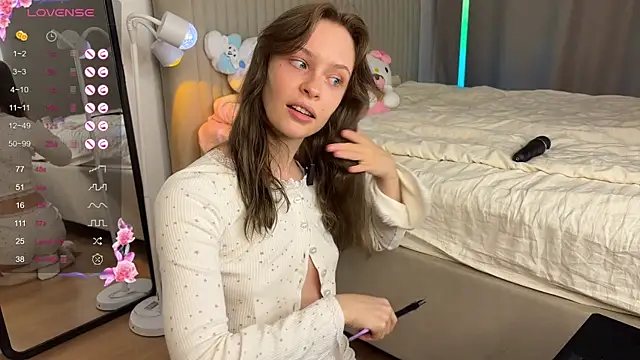 LiaVeygel online show from October 2, 2025, 3:15 pm