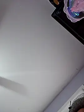 Sugarloveless online show from October 3, 2025, 5:25 pm