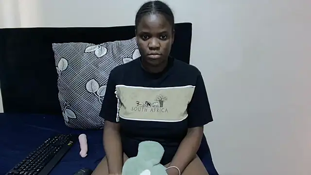 SweetTitties21 online show from June 15, 2026, 1:11 pm
