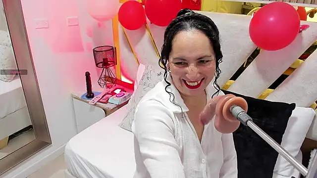 Luna Naughty1 online show from February 18, 2026, 7:43 pm