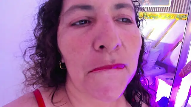 Luna Naughty1 online show from June 19, 2026, 9:42 pm