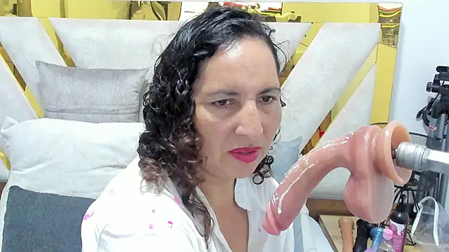 Luna Naughty1 online show from June 24, 2026, 7:11 pm
