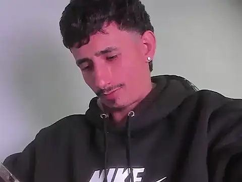 Snapshot of Damartinez27 chatting on February 26, 2026, 6:13 am Damartinez27 online show from February 26, 2026, 6:13 am