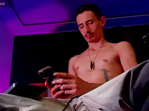 Snapshot of Damartinez27 chatting on November 8, 2025, 6:28 am Damartinez27 online show from November 8, 2025, 6:28 am