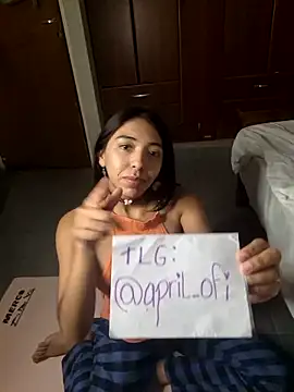 Snapshot of missapril0101 chatting on April 15, 2026, 2:28 am missapril0101 online show from April 15, 2026, 2:28 am