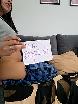 Snapshot of missapril0101 chatting on April 22, 2026, 5:31 pm missapril0101 online show from April 22, 2026, 5:31 pm