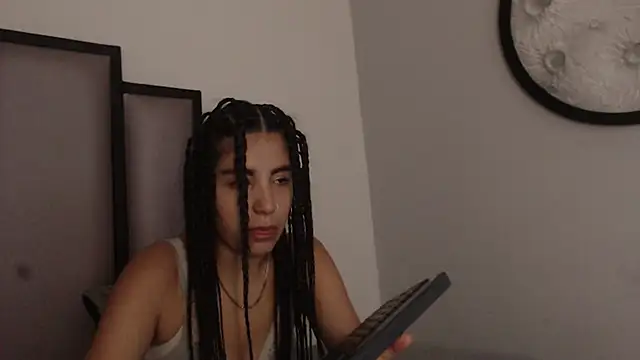 Lucy-23 online show from December 3, 2025, 4:13 am