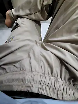 coupleyug online show from September 16, 2025, 5:36 pm