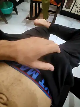 coupleyug online show from September 25, 2025, 10:32 am