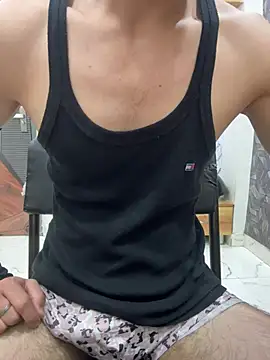 coupleyug online show from June 10, 2026, 8:59 am