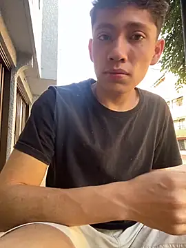 Snapshot of elfernh chatting on October 19, 2025, 9:17 pm elfernh online show from October 19, 2025, 9:17 pm