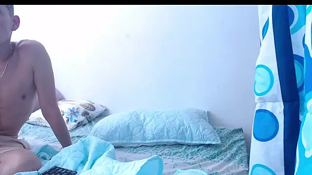 Snapshot of elfernh chatting on September 9, 2025, 6:39 pm elfernh online show from September 9, 2025, 6:39 pm