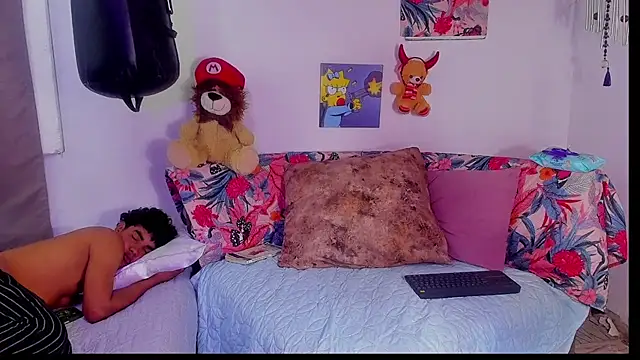 Snapshot of elfernh chatting on October 5, 2025, 4:36 am elfernh online show from October 5, 2025, 4:36 am