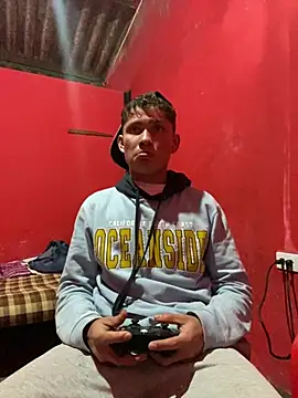 Snapshot of elfernh chatting on February 13, 2026, 9:15 pm elfernh online show from February 13, 2026, 9:15 pm