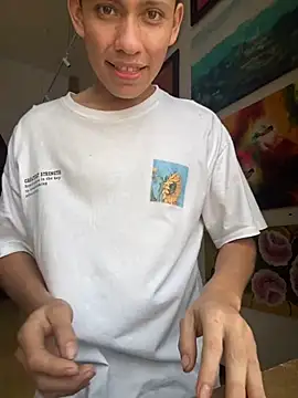 Snapshot of elfernh chatting on October 17, 2025, 5:37 pm elfernh online show from October 17, 2025, 5:37 pm