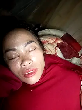 CoMay003 online show from December 5, 2025, 9:34 pm