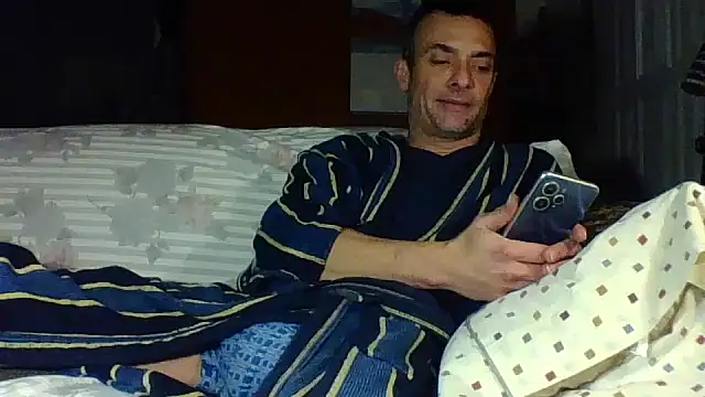 Snapshot of dicinyou80 chatting on January 15, 2026, 10:07 am dicinyou80 online show from January 15, 2026, 10:07 am